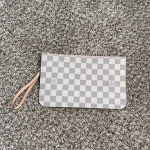 Neverfull Clutch